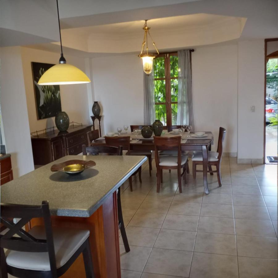 Hotel Altos De Fontana à Managua Extérieur photo