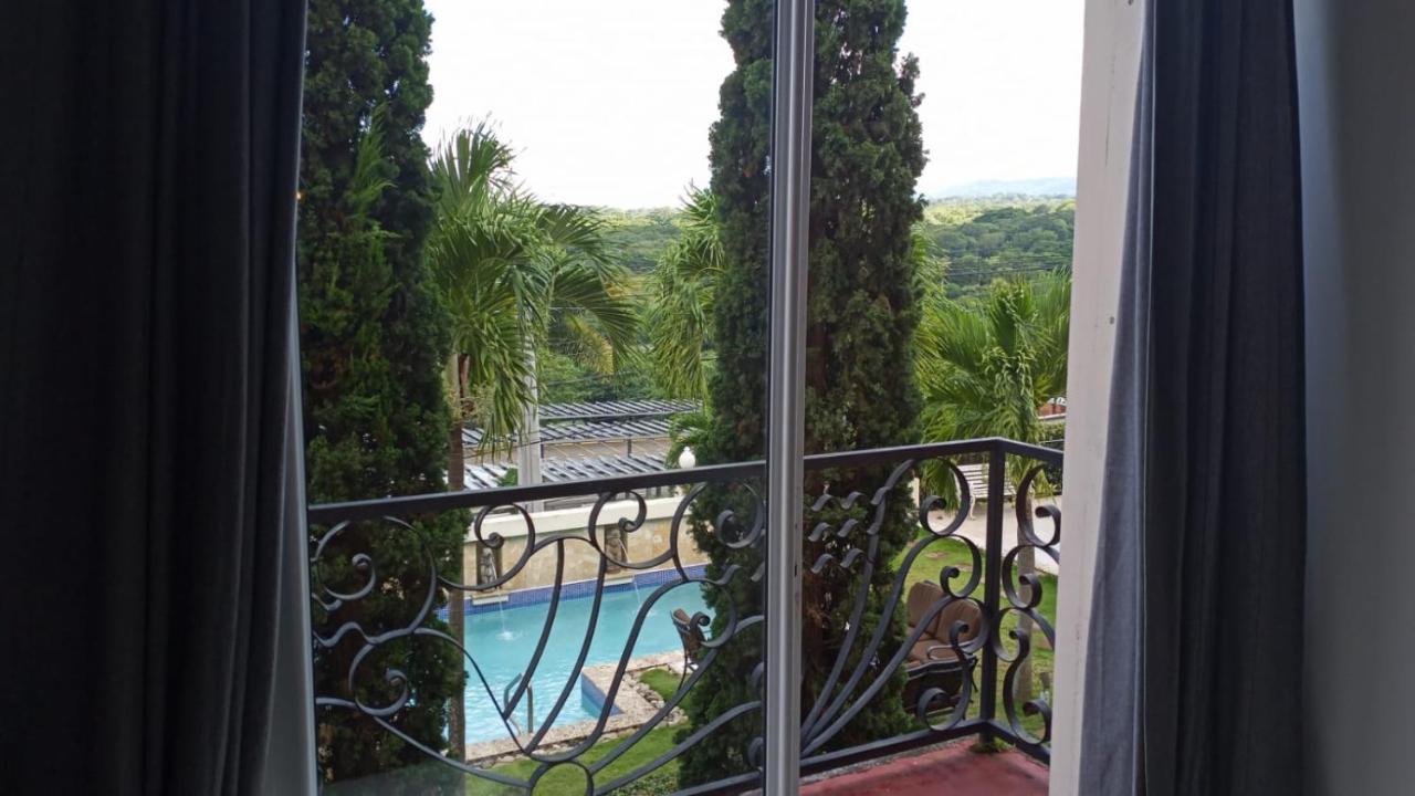 Hotel Altos De Fontana à Managua Extérieur photo
