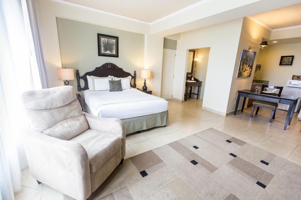 Hotel Altos De Fontana à Managua Chambre photo