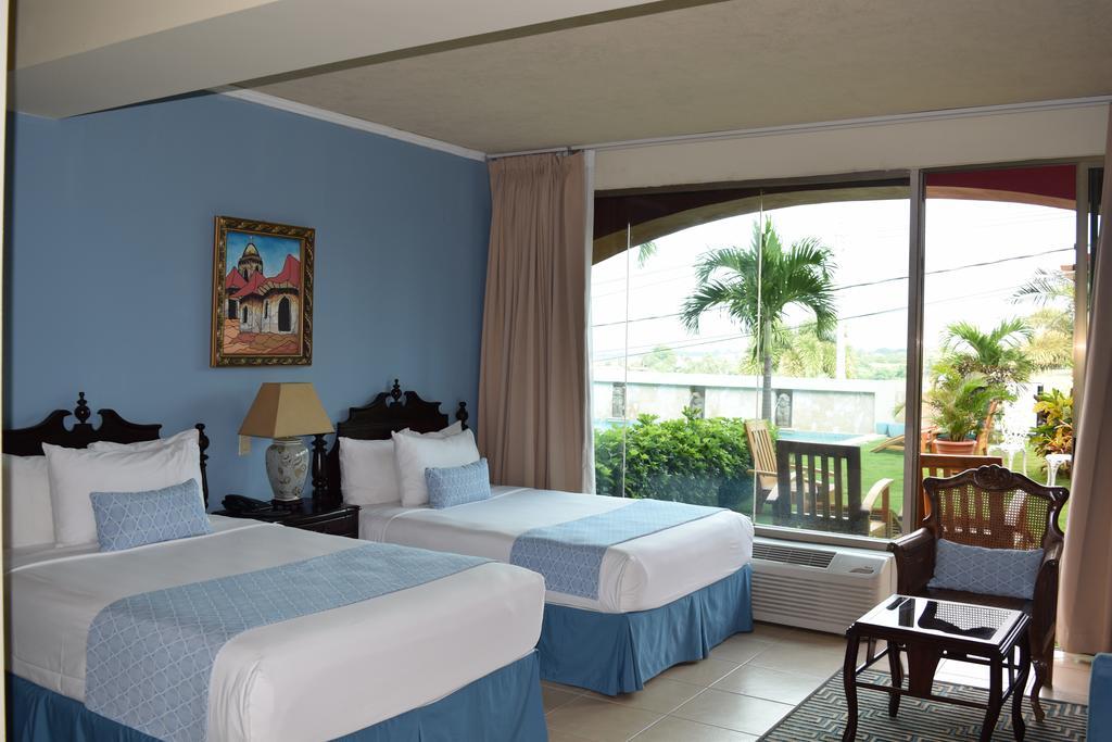 Hotel Altos De Fontana à Managua Extérieur photo