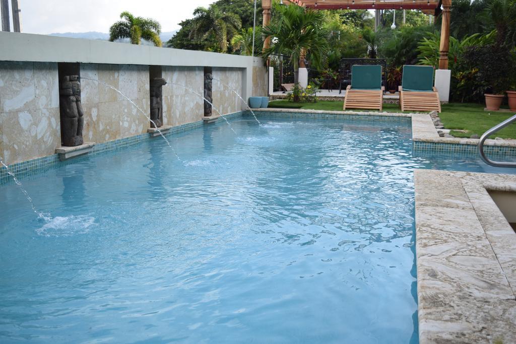 Hotel Altos De Fontana à Managua Extérieur photo