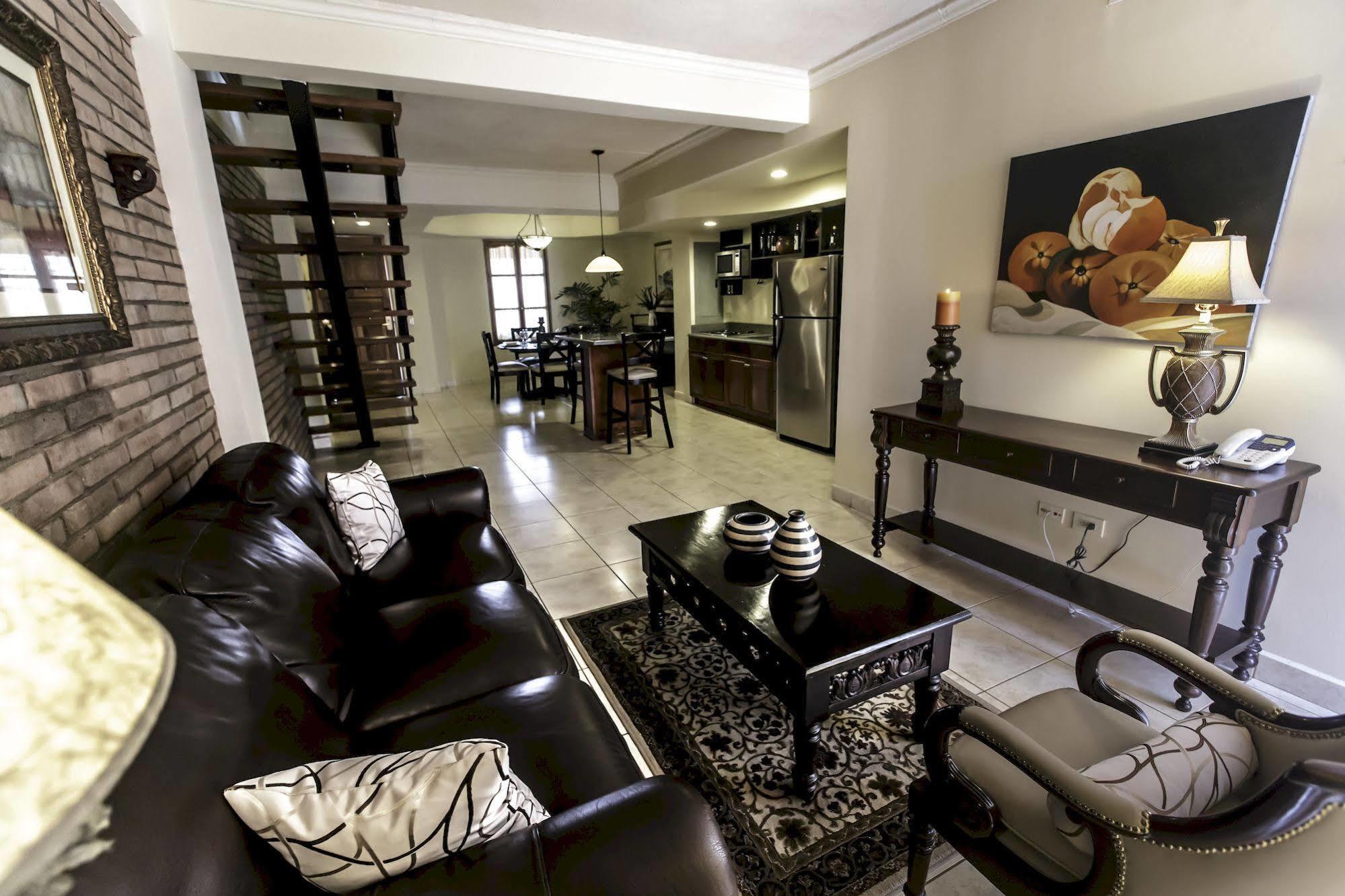 Hotel Altos De Fontana à Managua Extérieur photo