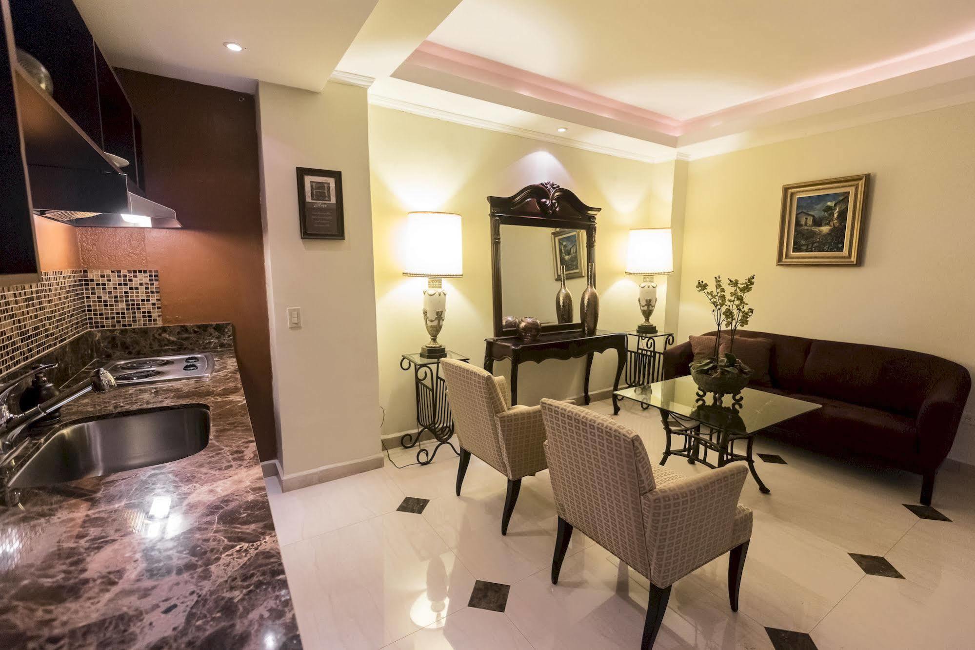 Hotel Altos De Fontana à Managua Extérieur photo