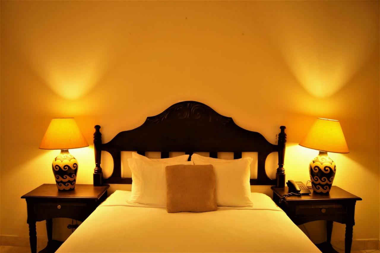 Hotel Altos De Fontana à Managua Extérieur photo